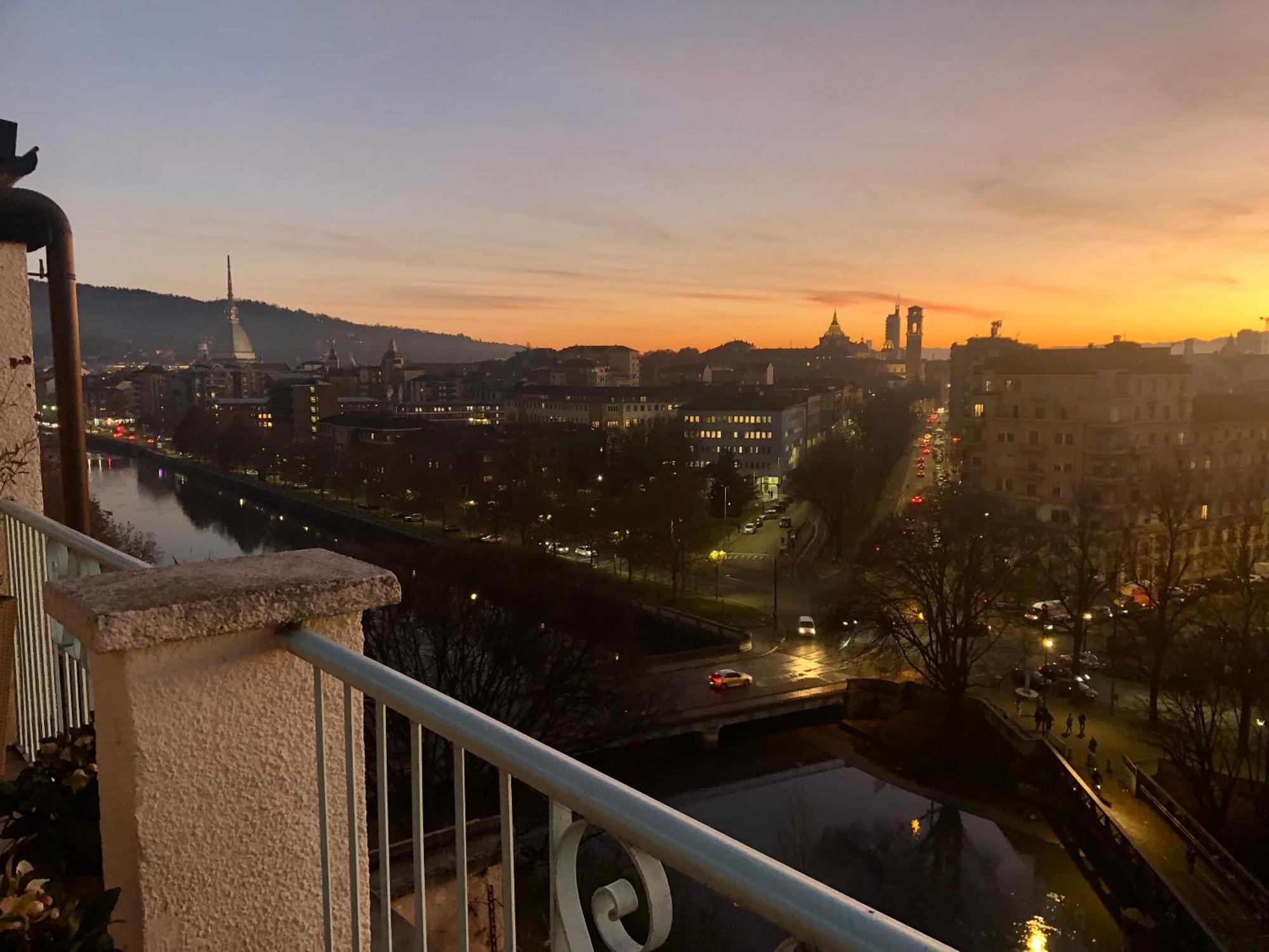 Attico Ellen Terrazza Con Vista Apartment Торино Екстериор снимка